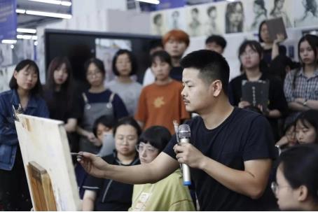高考画室培训班口碑好吗(高考画室培训班评价如何？)