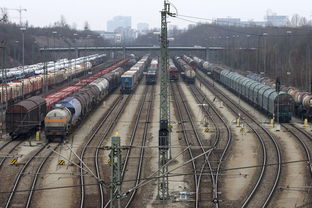 成都郫县铁路学校垃圾,重庆铁路运输高级技工学校怎样？在学校表现一般，毕业后工作分的怎么样呢？　好不好　希望有经验的给我...