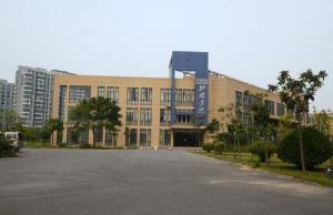 郑州大学护理学院学霸,郑州大学护理学院本科怎么样？好就业吗？据说是在新校区里面，环境很好，真的吗？