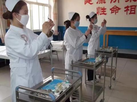 徐州卫校录取分数线,初中毕业想上徐州卫校，有没有正规的卫校，分数线是多少？拜托详细一点。