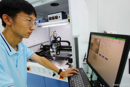 初学编程先学哪个,编程入门先学什么比较好？