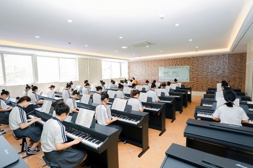 杭州学幼师,杭州有没有教幼师的学院啊，我妹初中读完想去学幼师这个职业，麻烦找点好点的学校