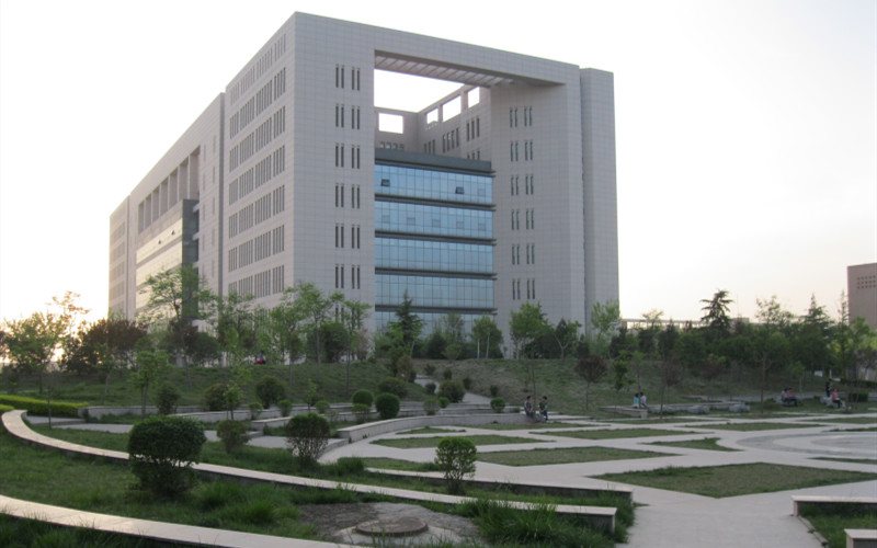 西北大学
