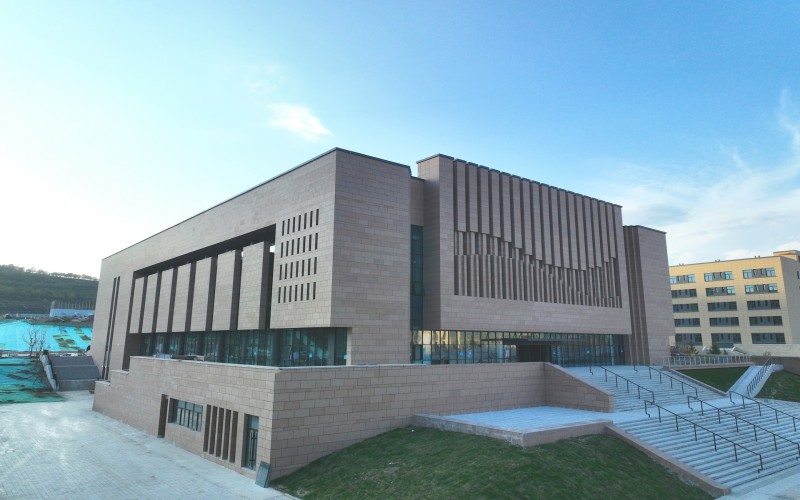 青海理工学院