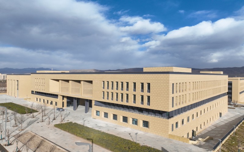 青海理工学院