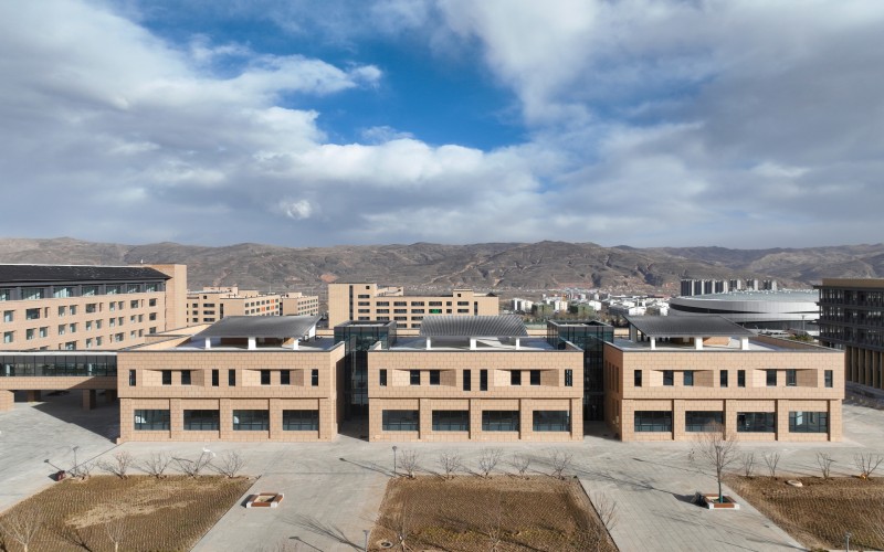 青海理工学院