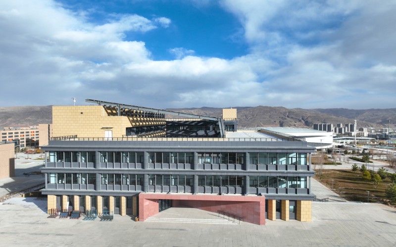 青海理工学院