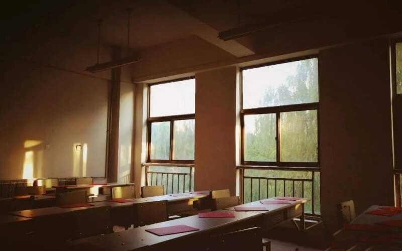 兰州财经大学