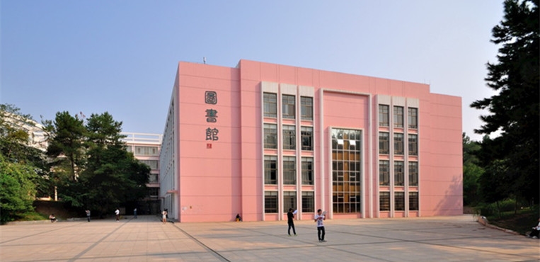 赣南师范大学