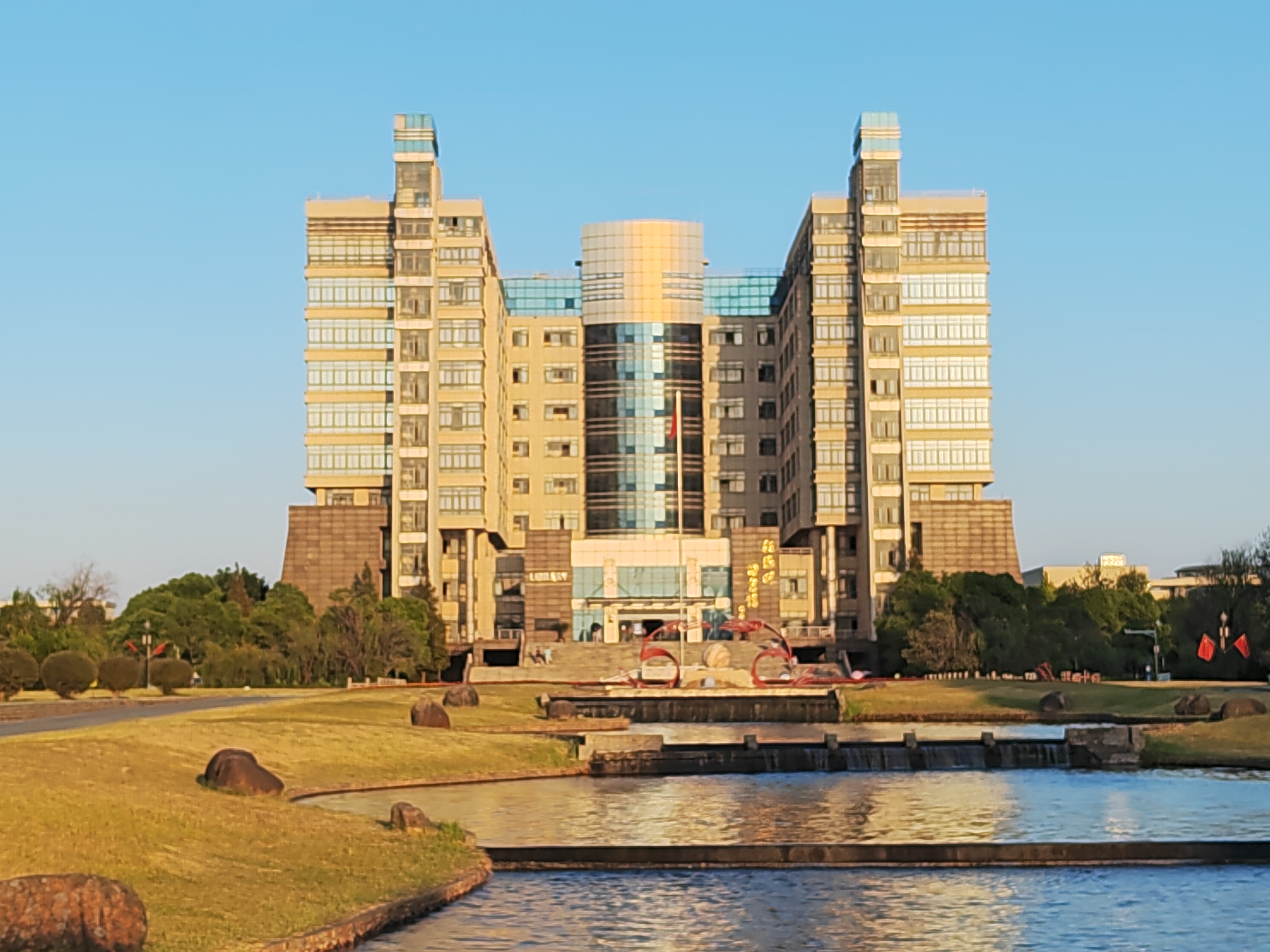 南昌工程学院