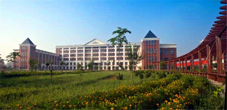 鹤壁汽车工程职业学院