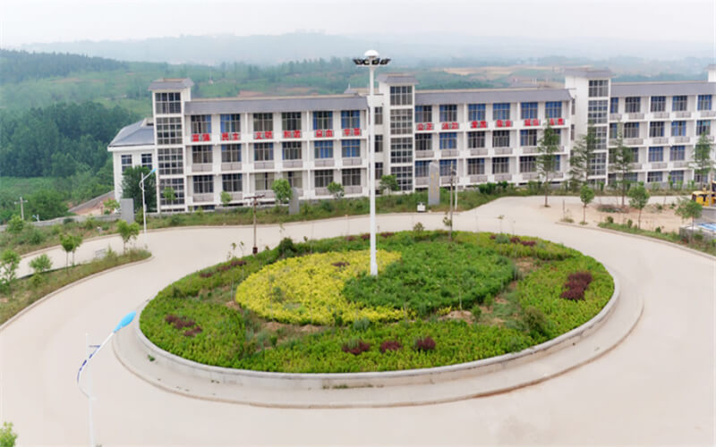 嵩山少林武术职业学院