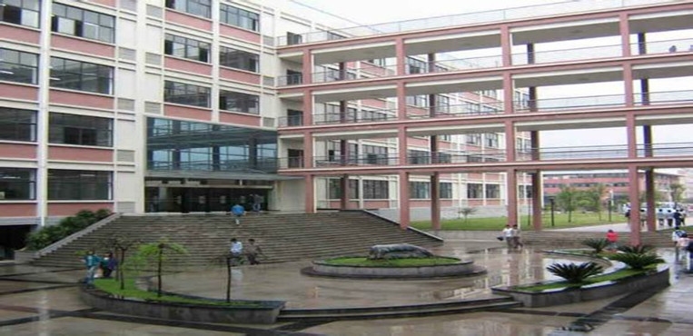 武汉纺织大学外经贸学院