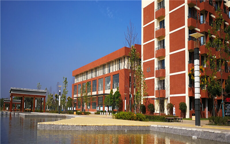 武汉纺织大学外经贸学院