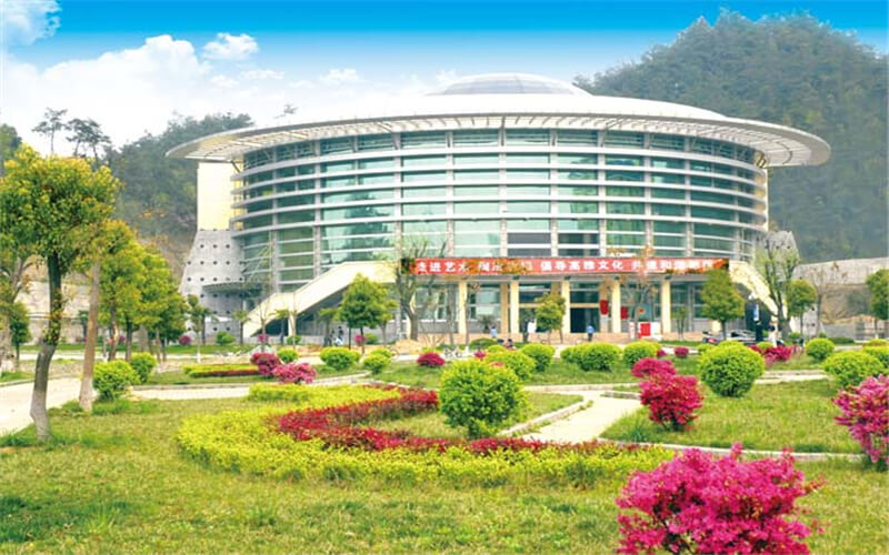 湖北医药学院