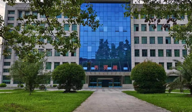 黄冈职业技术学院