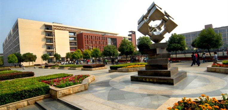 长江大学