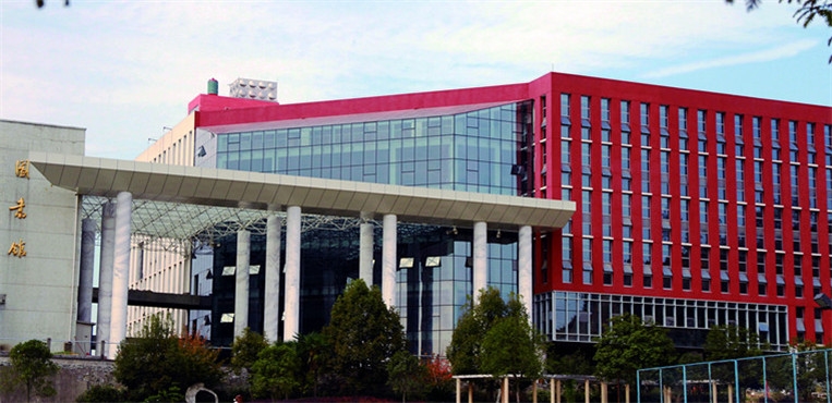 湖北汽车工业学院