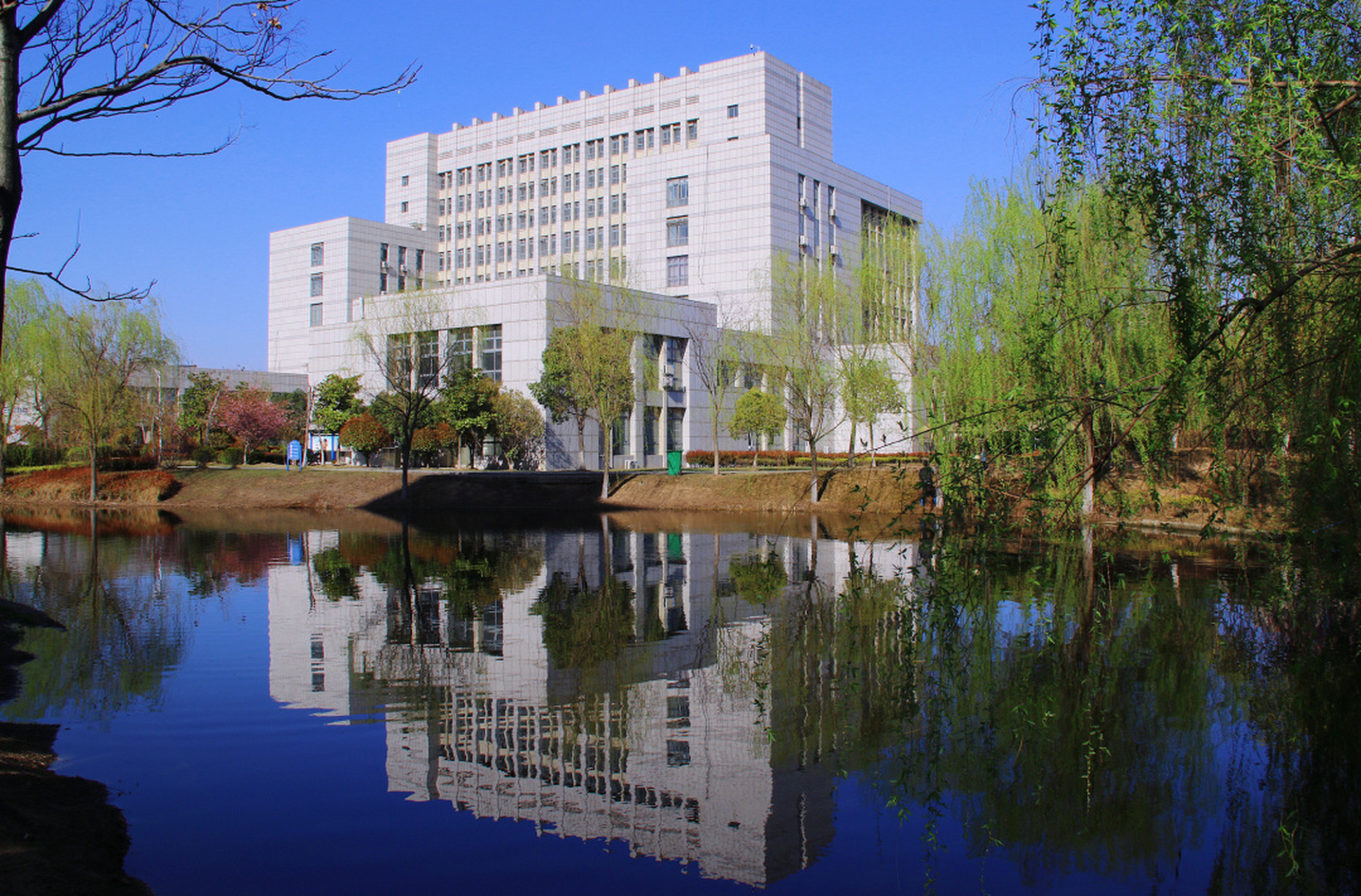 湖北国土资源职业学院