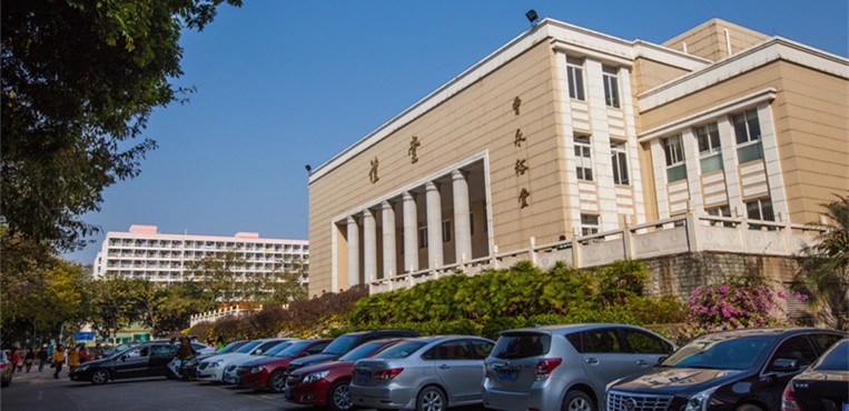 暨南大学