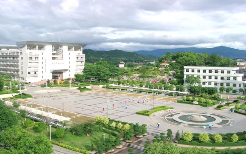 嘉应学院