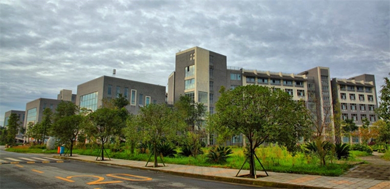 成都中医药大学