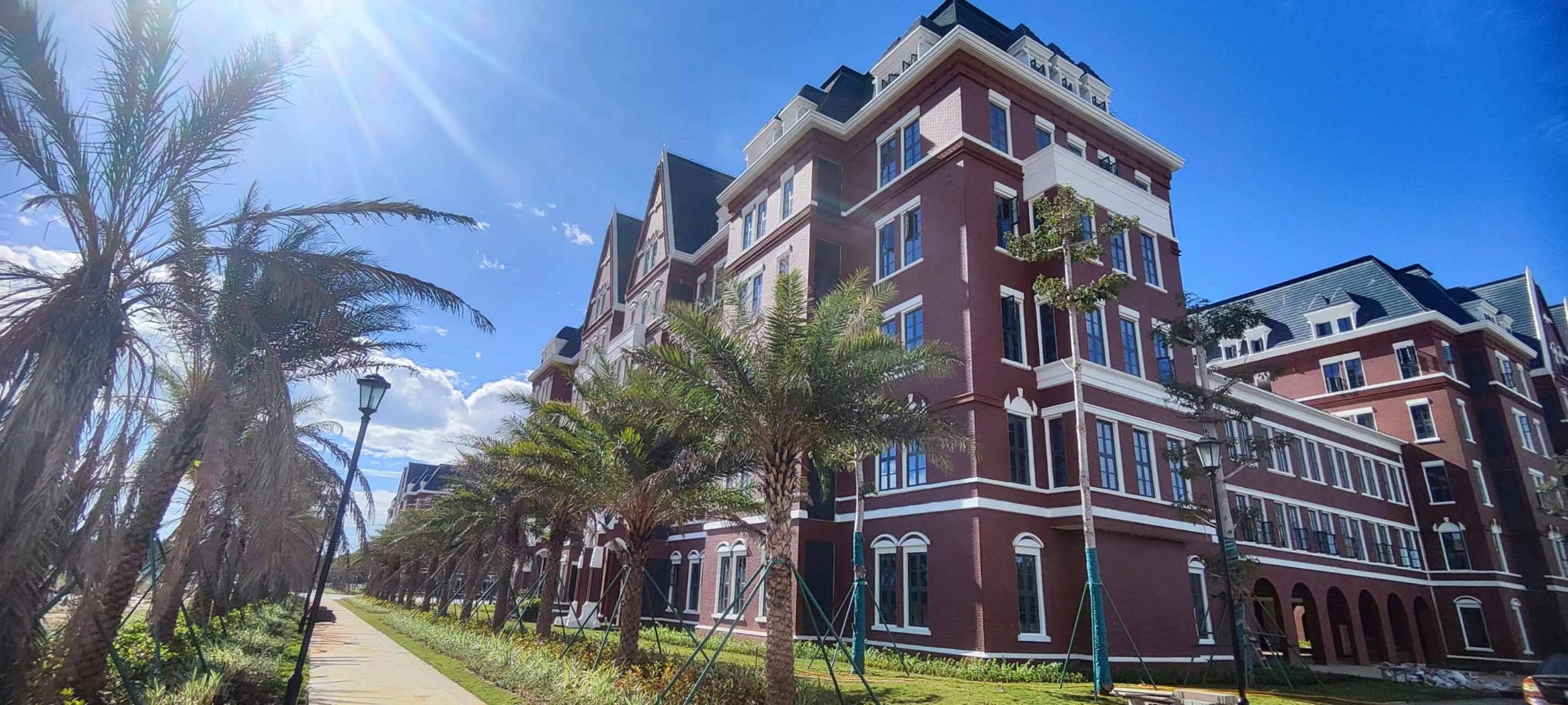 海南东方新丝路职业学院