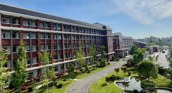 上海浦东职业技术学院