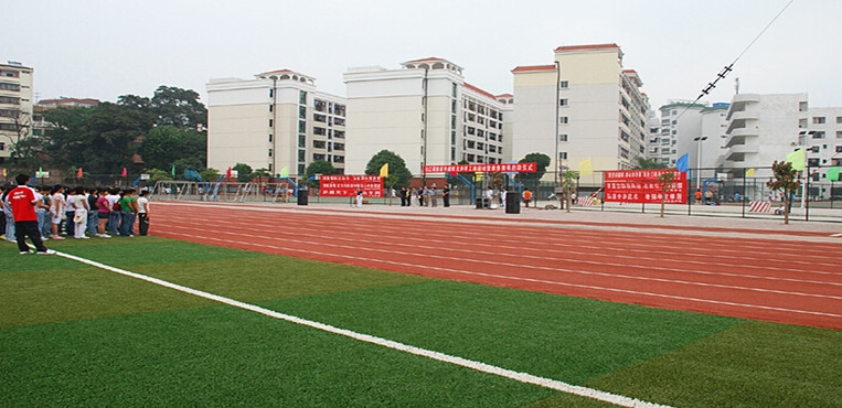 右江民族医学院