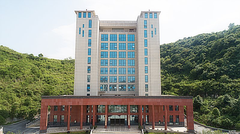 贵阳人文科技学院
