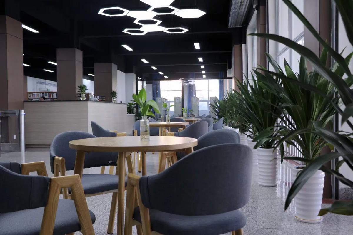 四川应用技术职业学院