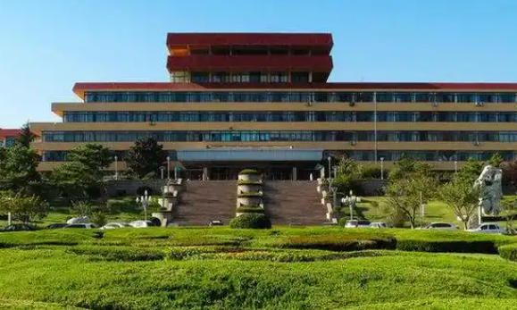 吉林艺术学院