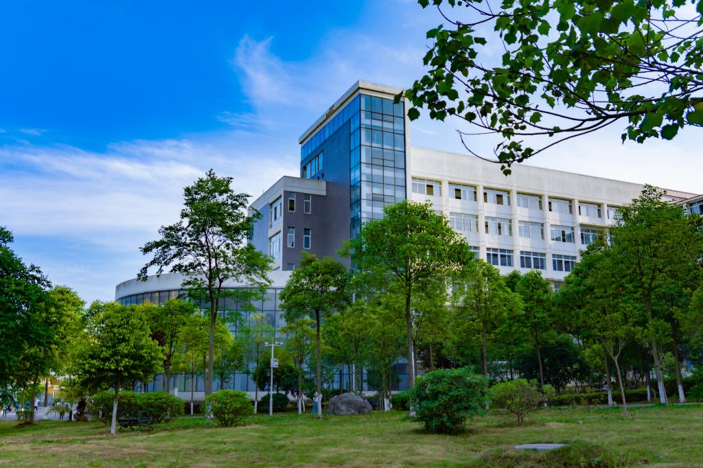 绵阳城市学院