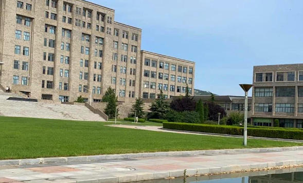 大连工业大学