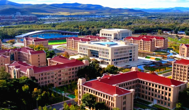 扎兰屯职业学院