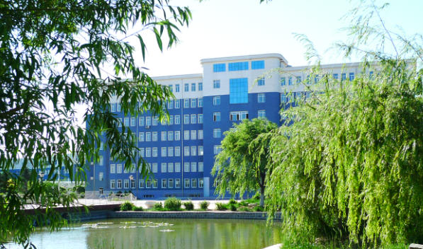赤峰工业职业技术学院