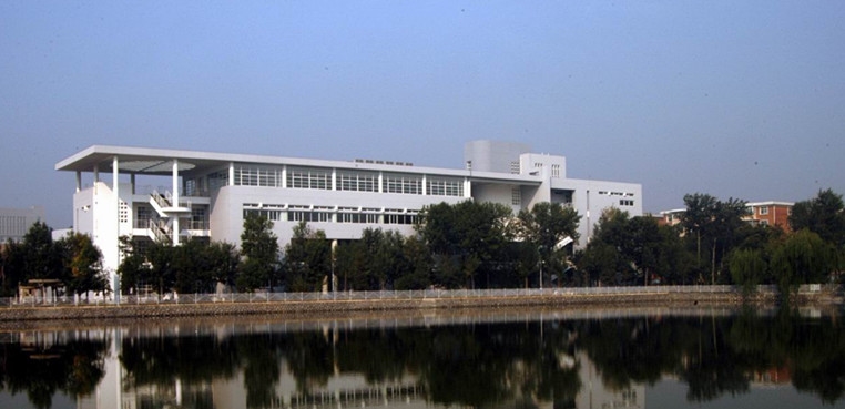 天津体育学院