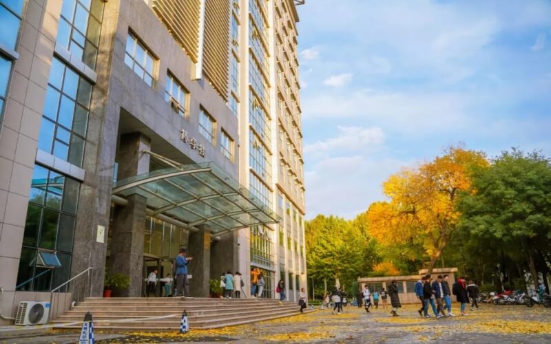 中国传媒大学