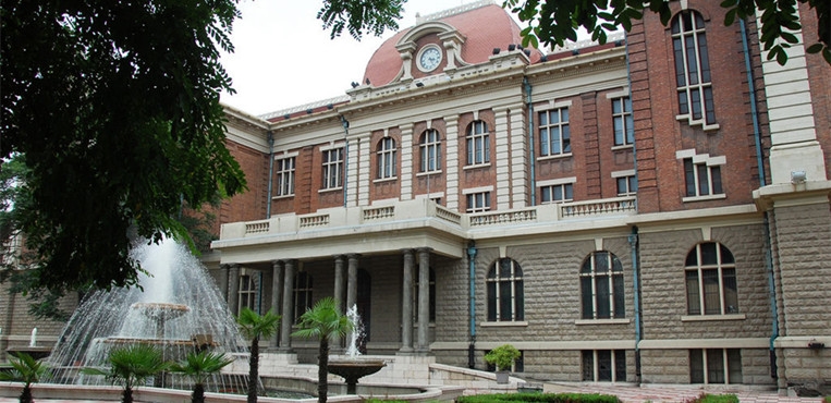 天津外国语大学